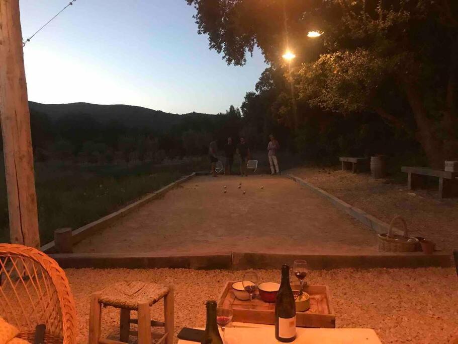 Bastidon Farfallina Puyvert Buitenkant foto