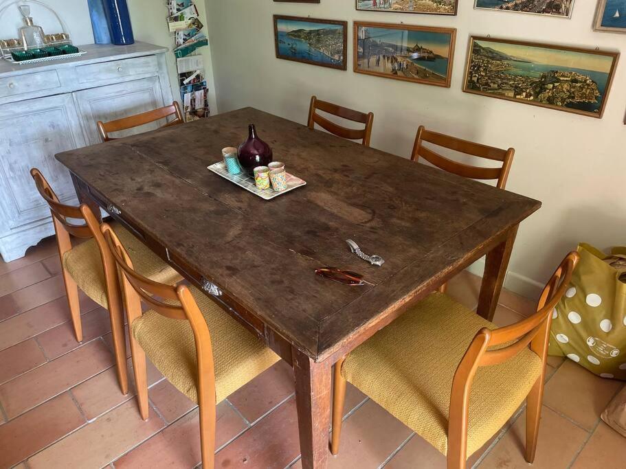 Bastidon Farfallina Puyvert Buitenkant foto